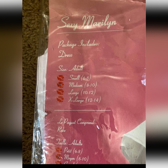 Marilyn Monroe Costume Size Medium - Picture 3 of 6